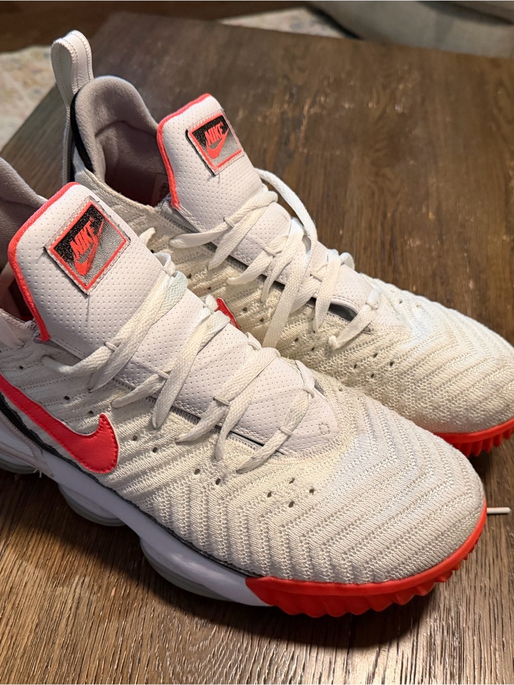 Nike LeBron 16 Tech Hot
